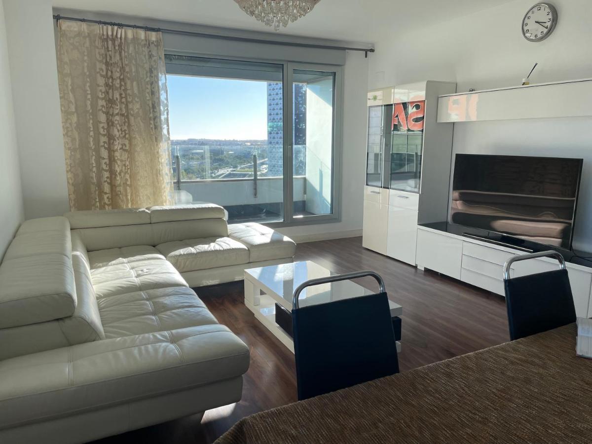 Fira De Barcelona City View Apartment With Garage Parking L’Hospitalet de Llobregat Zewnętrze zdjęcie