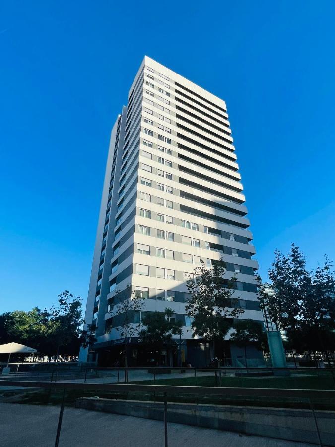Fira De Barcelona City View Apartment With Garage Parking L’Hospitalet de Llobregat Zewnętrze zdjęcie